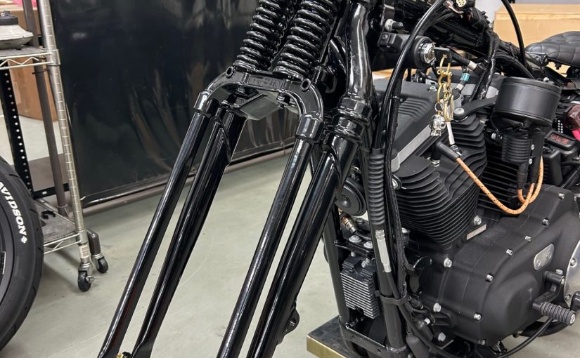 工場の作業風景！XL883Nにスプリンガーフォーク！！Part1